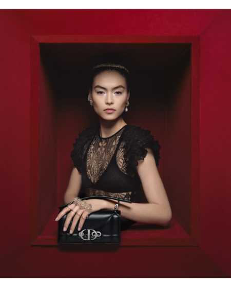 Новый кампейн Dior вдохновит сходить в галерею: смотрите фото моделей, напоминающие портреты из прошлого.