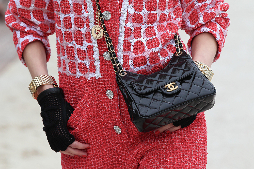 Отдельные магазины для топовых клиентов? Почему планы Chanel хейтят в Сети.